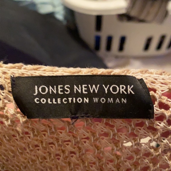 Cream coloured knit top - Picture 5 of 5